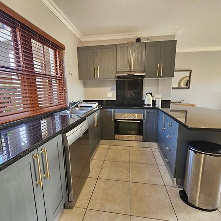 Appartement Six Whale Rock Gardens With Back Up Power For Load Shedding à Plettenberg Bay Extérieur photo