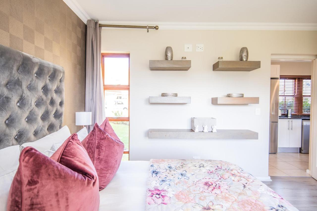 Appartement Six Whale Rock Gardens With Back Up Power For Load Shedding à Plettenberg Bay Extérieur photo