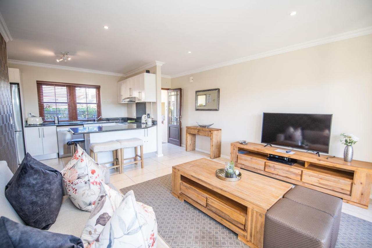 Appartement Six Whale Rock Gardens With Back Up Power For Load Shedding à Plettenberg Bay Extérieur photo