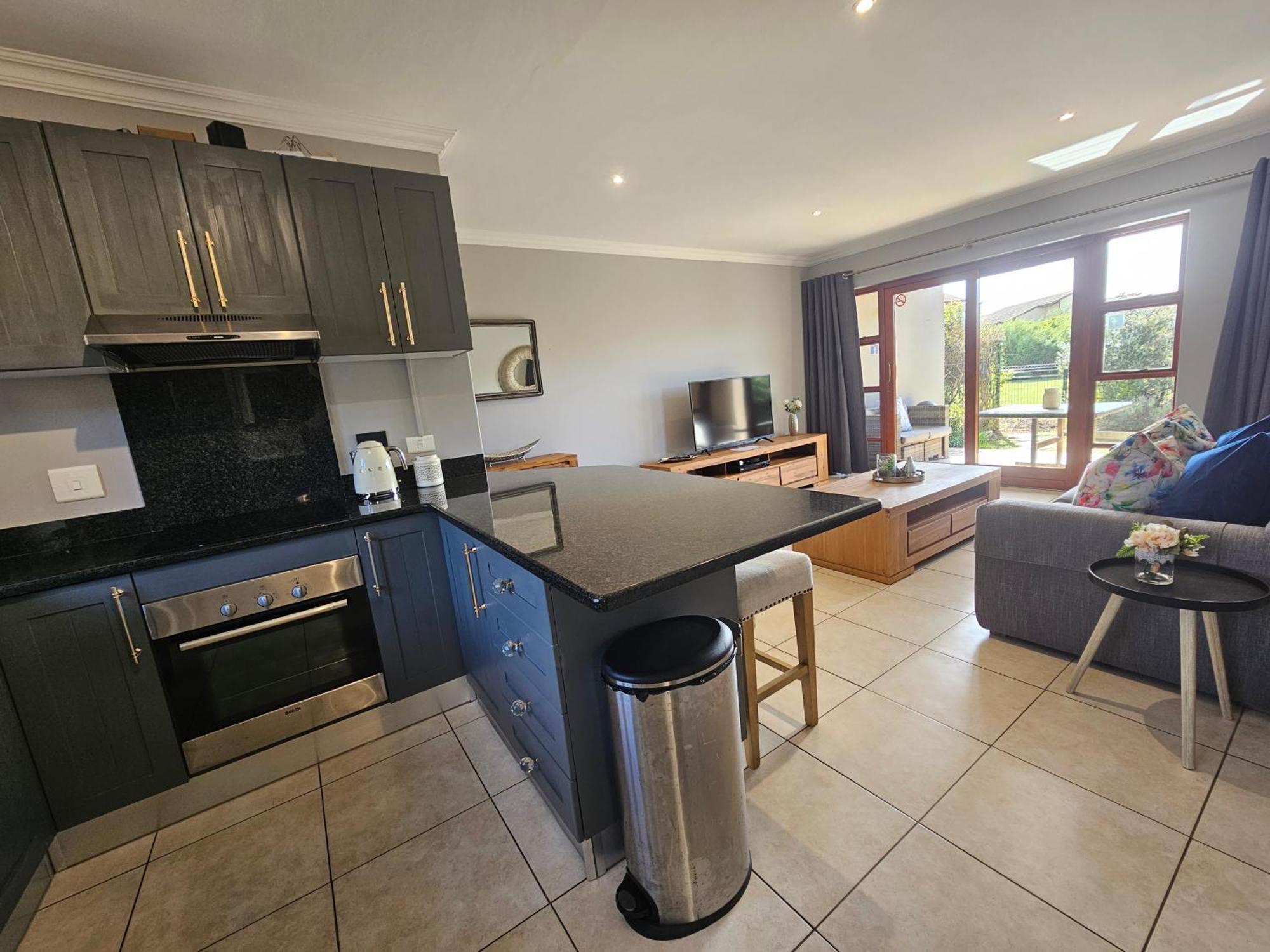 Appartement Six Whale Rock Gardens With Back Up Power For Load Shedding à Plettenberg Bay Extérieur photo