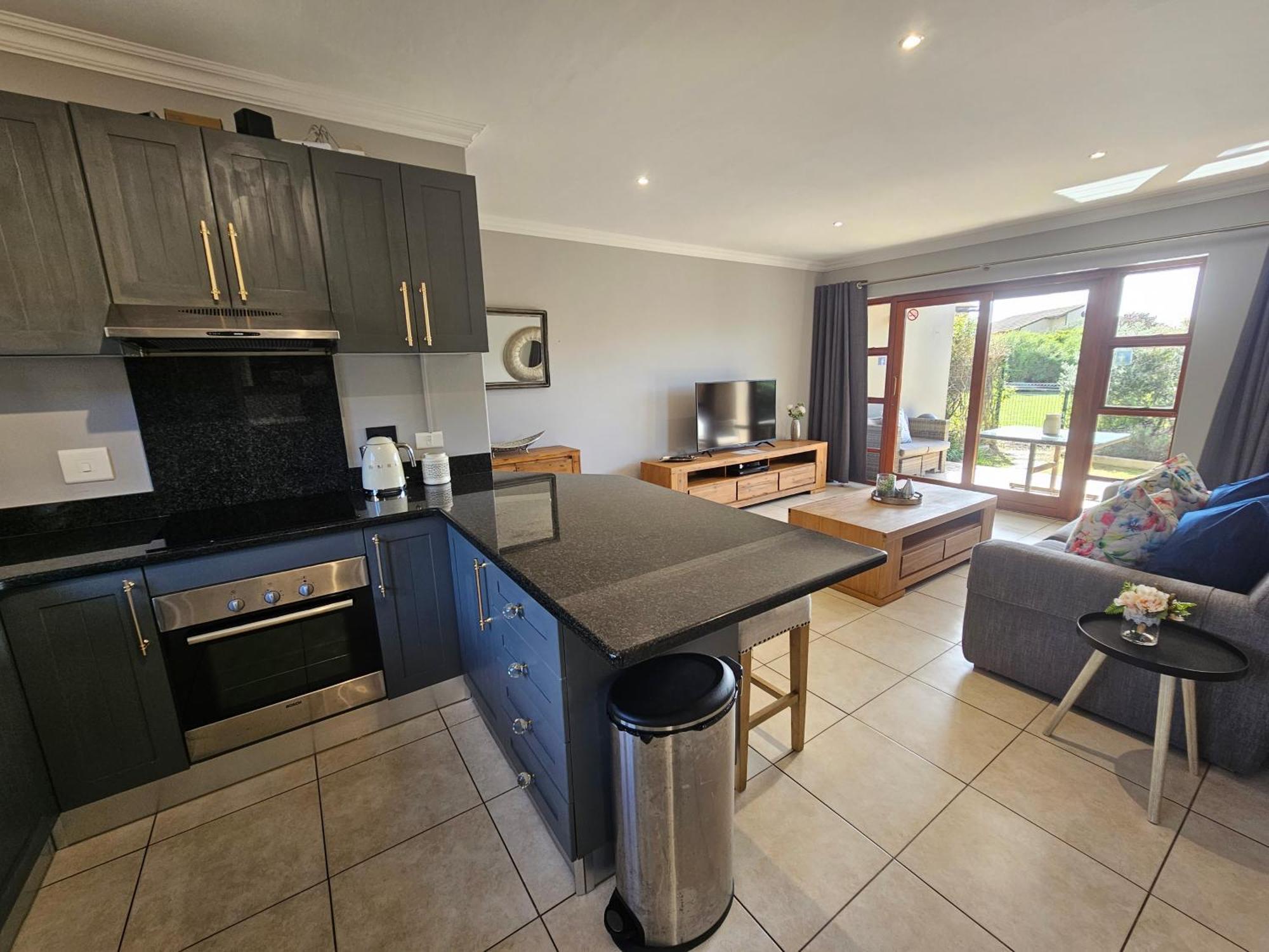 Appartement Six Whale Rock Gardens With Back Up Power For Load Shedding à Plettenberg Bay Extérieur photo
